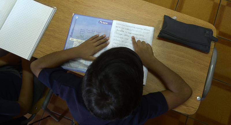 Estudiante chino termina en cuidados intensivos tras realizar castigo de 200 sentadillas - Agencia Uno