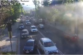 Impactante video captó cómo mujer logró salvarse de milagro de ser atropellada en Vitacura