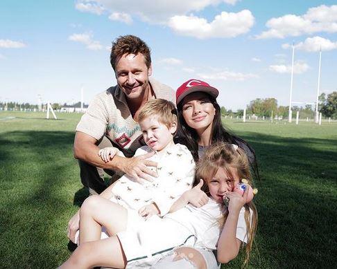 ¡Sorpresa!: China Suárez publicó fotos junto a Benjamín Vicuña