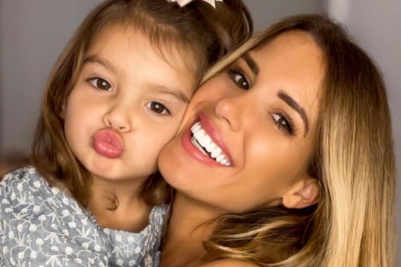 Gala Caldirola y su hija, Luz Elif