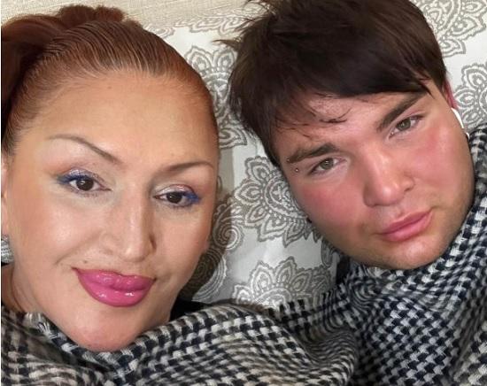 Hijo adoptivo matrimonio