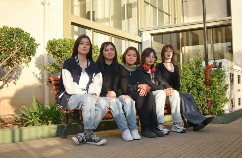 El Team Chile de la ciencia la rompe en competencia robótica en Singapur