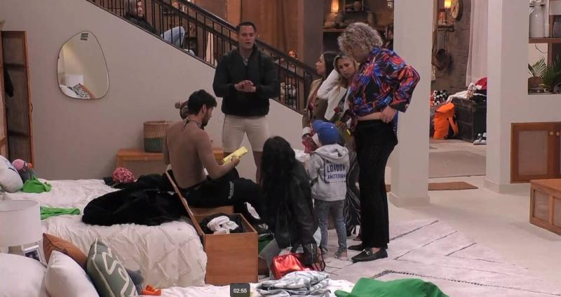 Fabio Agostini encarado por Pamela Díaz