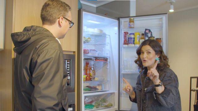 Connie Achurra con Daniel Santamaria y su refri.