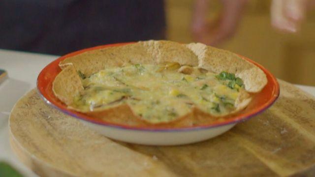 Quiche de verduras con tortillas integrales.