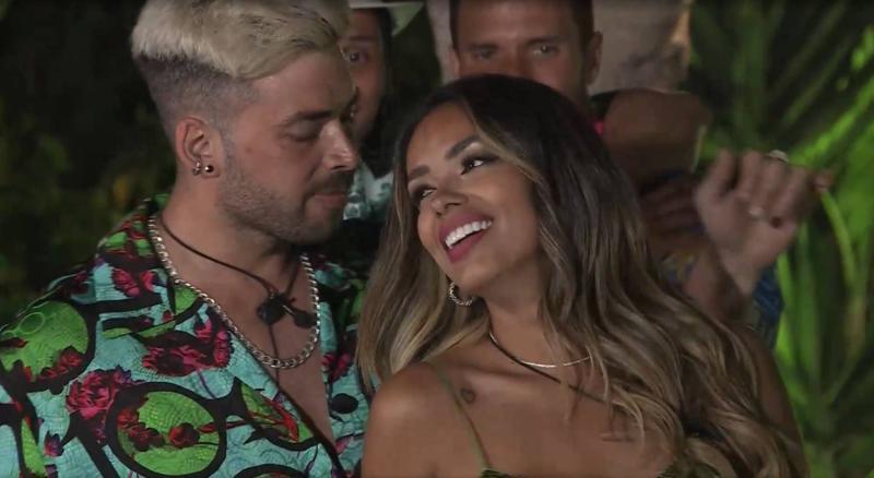 Max Cabezón y Shirley Arica se besaron en Tierra Brava