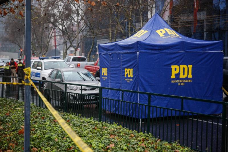 Mujer engañada por PDI. Foto referencial