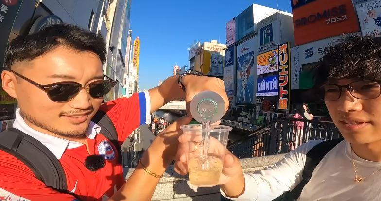 “Sabe como jarabe para enfermo”: japoneses probaron el pisco chileno en Osaka