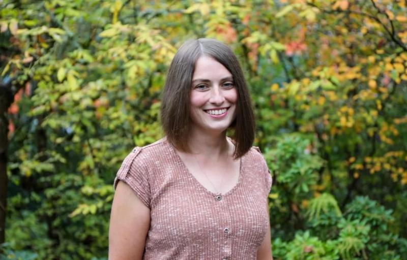 Amber Pearson es la persona que ha podido controlar su TOC con un implante