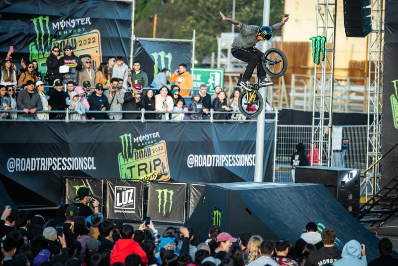 Exhibición de estrellas del BMX Freestyle en el Parque Araucano, Las Condes