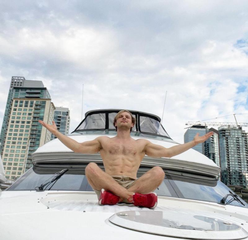 Artur Logunov - Instagram