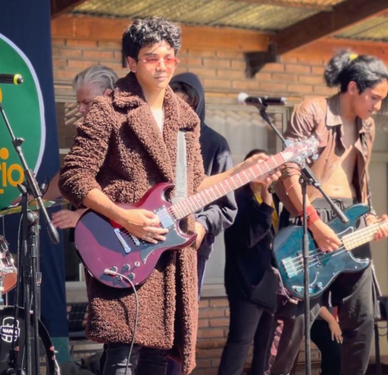 Hijo de Paola Troncoso debutó en la música