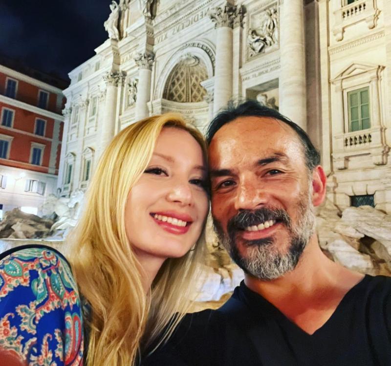 Álvaro López junto a Romina Antileo