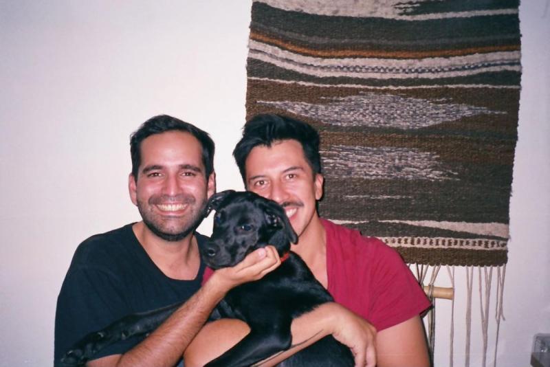 Gabriel Alegría y su pareja - Instagram