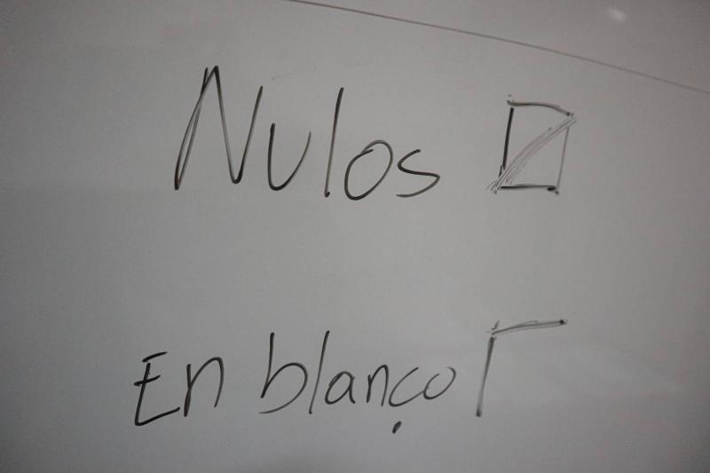 Los vocales de mesa reciben un pago