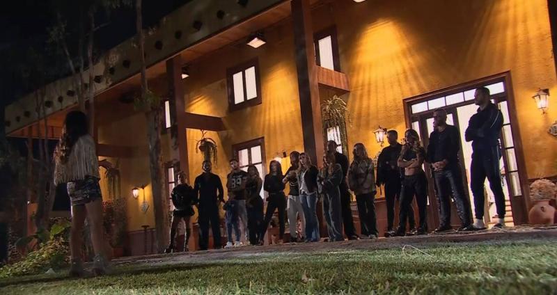 Los concursantes frente a la noticia del cambio en el Cara a Cara