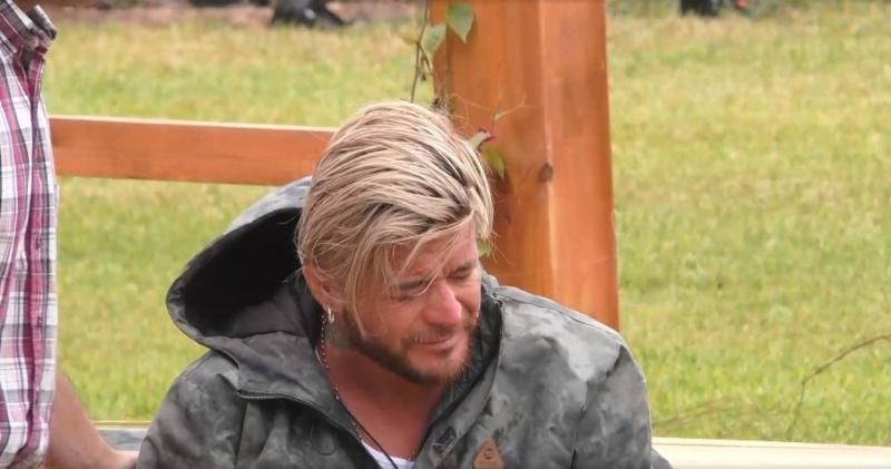 Capataz envía a Junior Playboy a la enfermería