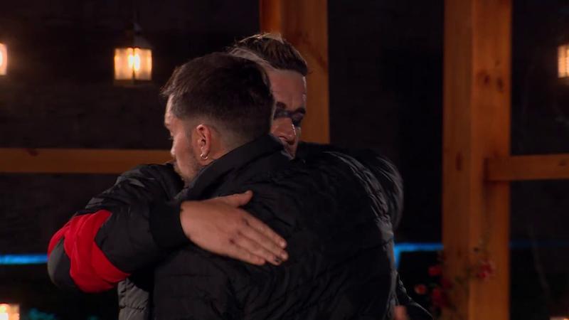 Junior Playboy y Mateucci - Tierra Brava