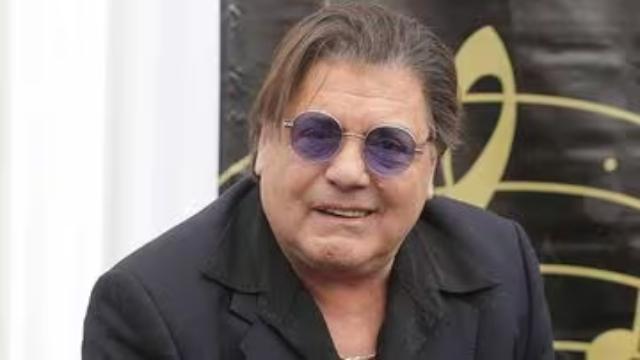 Zalo Reyes y su inolvidable "Un ramito de violetas"