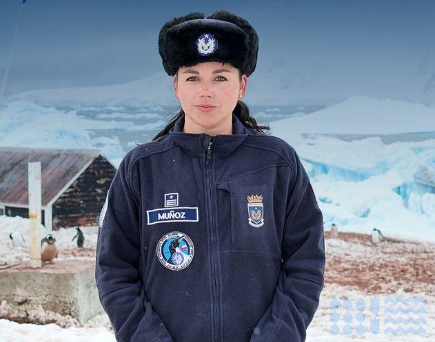 ¡Histórico! Francisca Muñoz, la primera mujer en asumir el mando de una base antártica chilena
