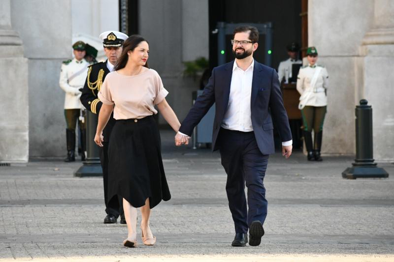 Irina Karamanos y Gabriel Boric - Agencia Uno