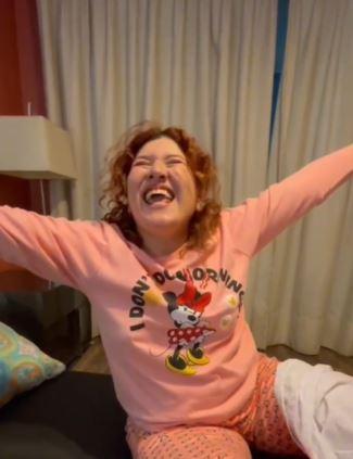 ¡Le pagarán por dormir! Chilena se quedó con el trabajo soñado