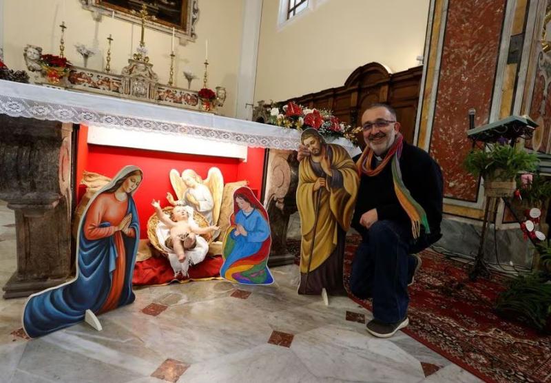 “Peligroso, además de vergonzoso”: Pesebre con dos madres provoca la furia de los italianos