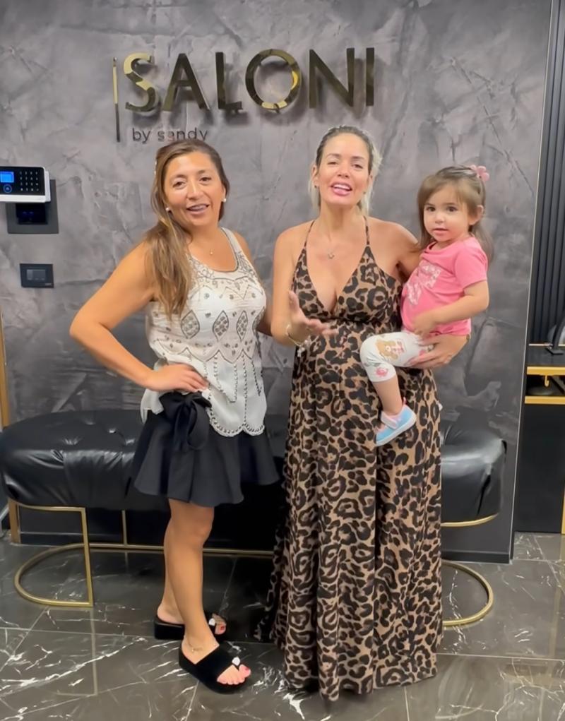 Pincoya se somete a nuevo tratamiento estético en salón de belleza de Sandy Boquita