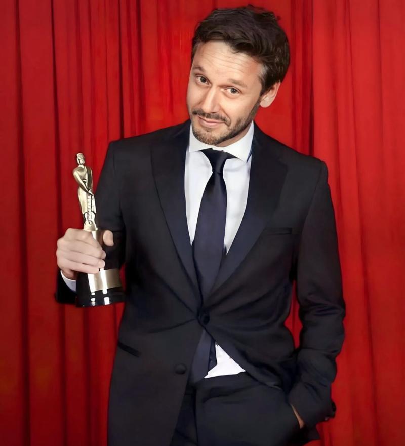 Pampita furioso durante discurso de Benjamín Vicuña