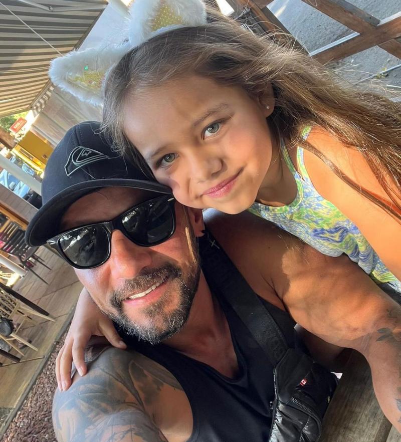 Fabricio Vasconcelos y Mariela Román festejan el cumpleaños de su hija menor