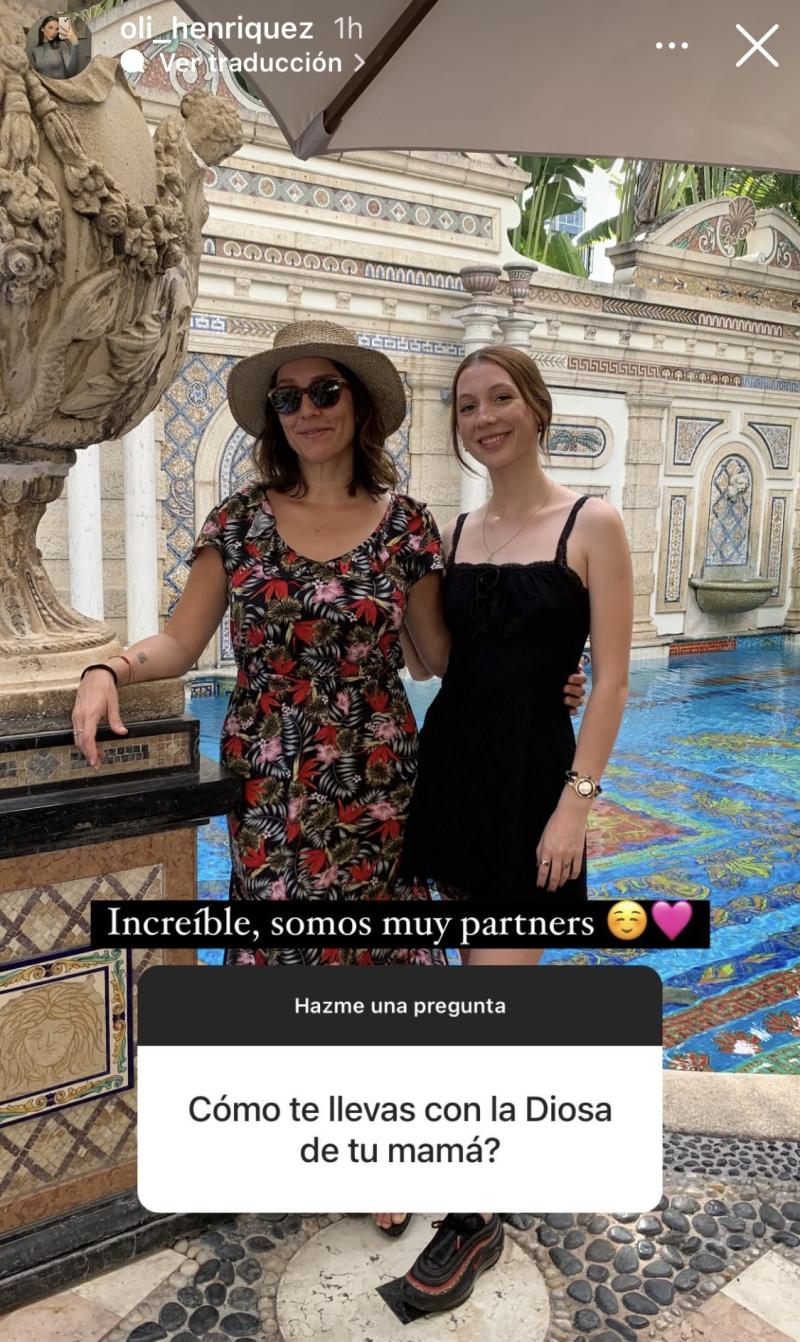 Olivia Henríquez junto a Mariana Loyola