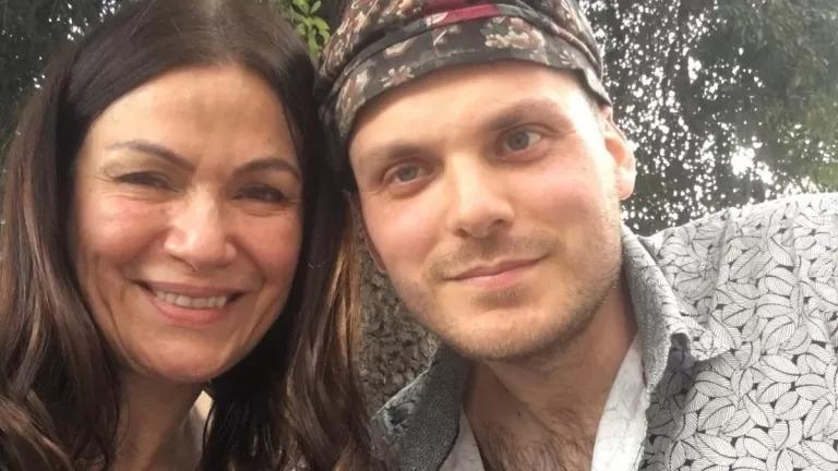 Solange Lackington y su hijo