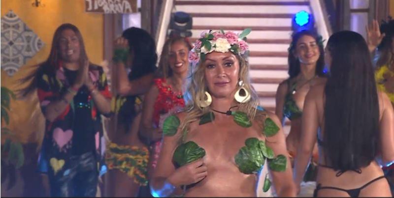 Angélica Sepúlveda en Tierra Brava modelando