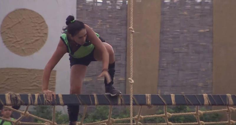 Pamela Díaz salta en la competencia