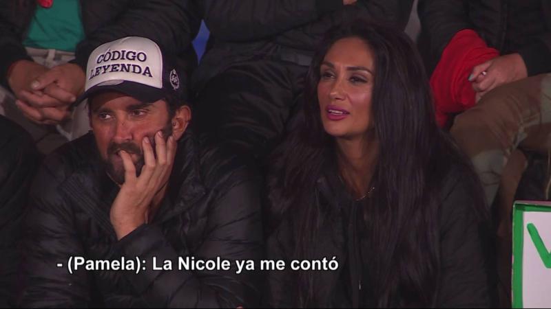 Pamela Díaz disfrutando de su truco a Fabio Agostini