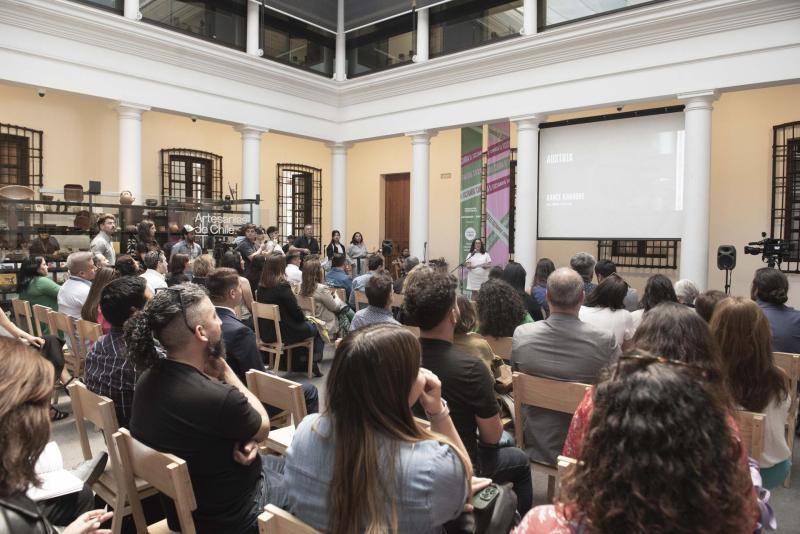 Foto: Lanzamiento programación gratuita Festival Internacional Teatro a Mil 2024 en el Museo Chileno de Arte Precolombino