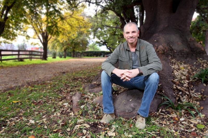 Álvaro Rudolphy vuelve a las teleseries con "Secretos de familia"