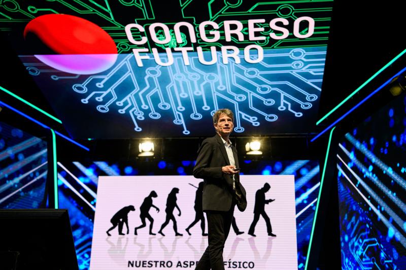 Congreso Futuro 2024: Bruno Patiño y su análisis sobre vivir en un mundo hiperconectado