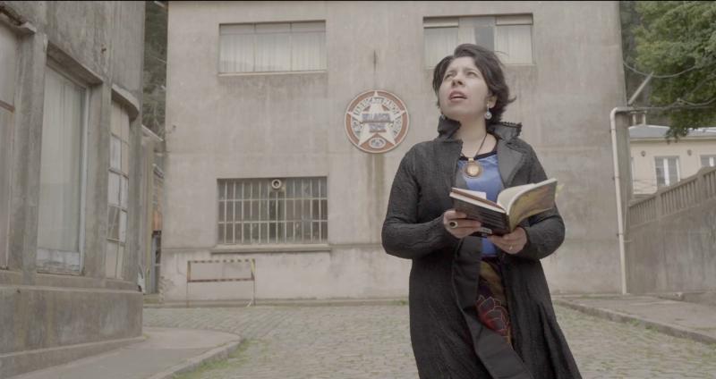 Canal 13C estrena serie de mujeres poetas que derriban los clásicos muros de la lírica chilena