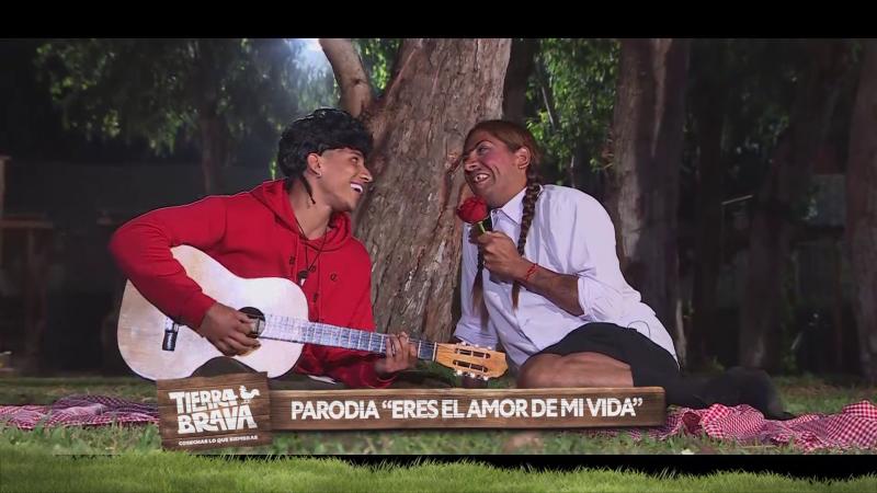 Uriel y Botota actúan momento romántico de Edmundo Varas y Cari