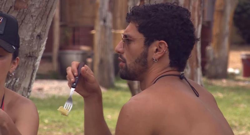 Jhonatan se defiende de Botota