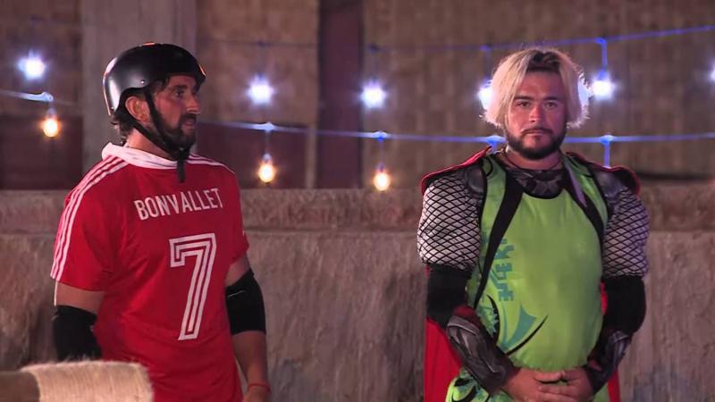 Arturo Longton sorprendió con una polera de Eduardo Bonvallet