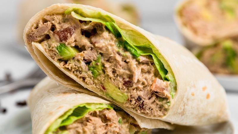 Wrap de atún con salsa chipotle