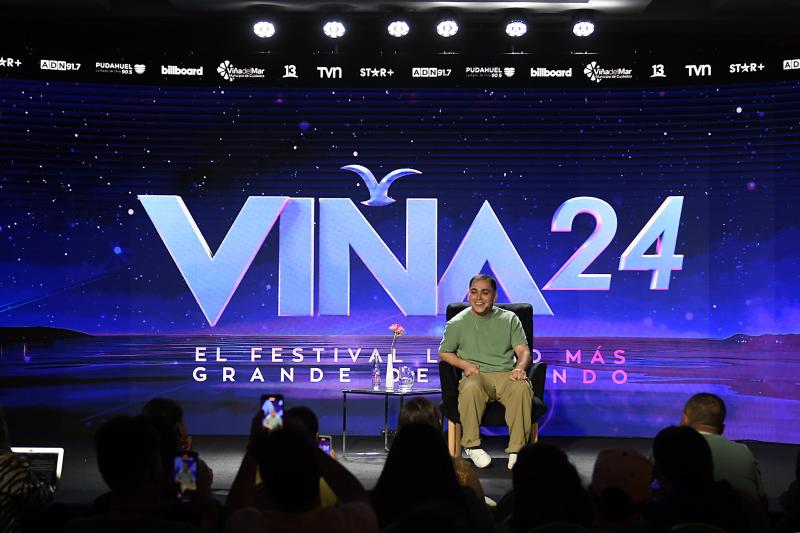 Conferencia de prensa Lucho Mirando