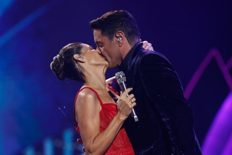 Beso María Luisa Godoy y Pancho Saavedra - Créditos: Agencia Uno