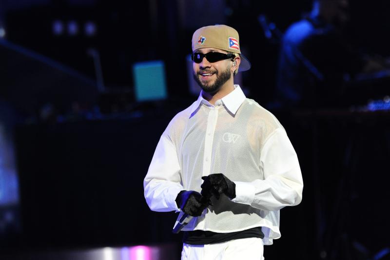 Mora, Festival de Viña, Agencia Uno