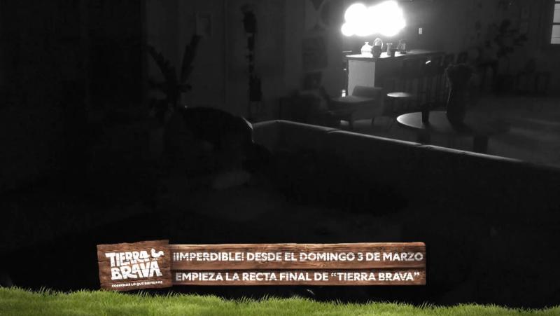 Pamela Díaz y Jhonatan Mujica se besan en Tierra Brava