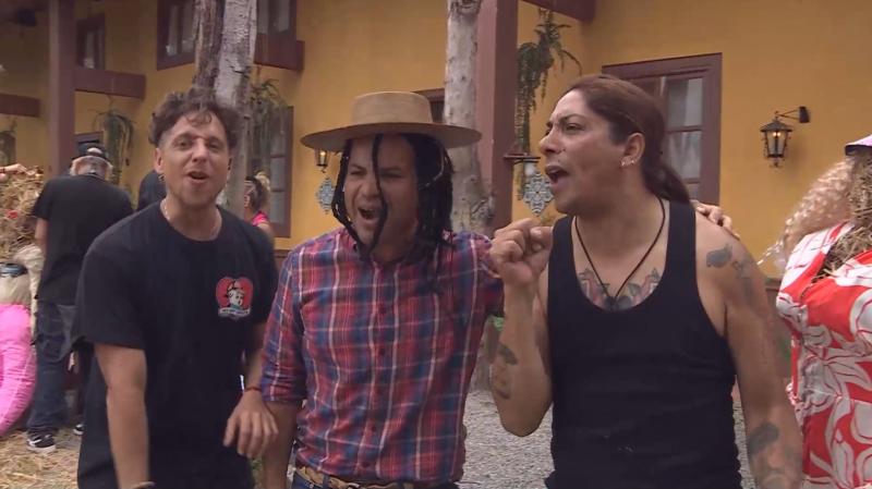 El Capataz de Tierra Brava haciendo como un Backstreet Boy con Botota Fox y Matías Vega