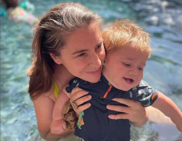 Patricia López junto a su hijo Río. (Instagram)