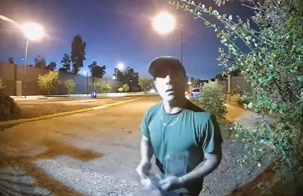 Hombre estaría intentando envenenar perros en La Florida - Créditos: Captura